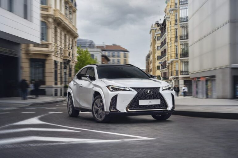 2023 Lexus UXh 20