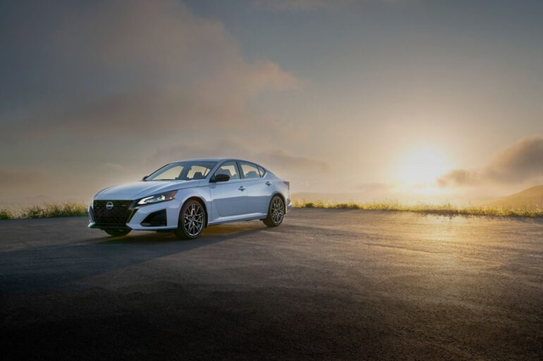 2023 Nissan Altima 8