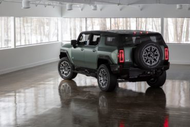 2024 GMC Hummer EV SUV 22