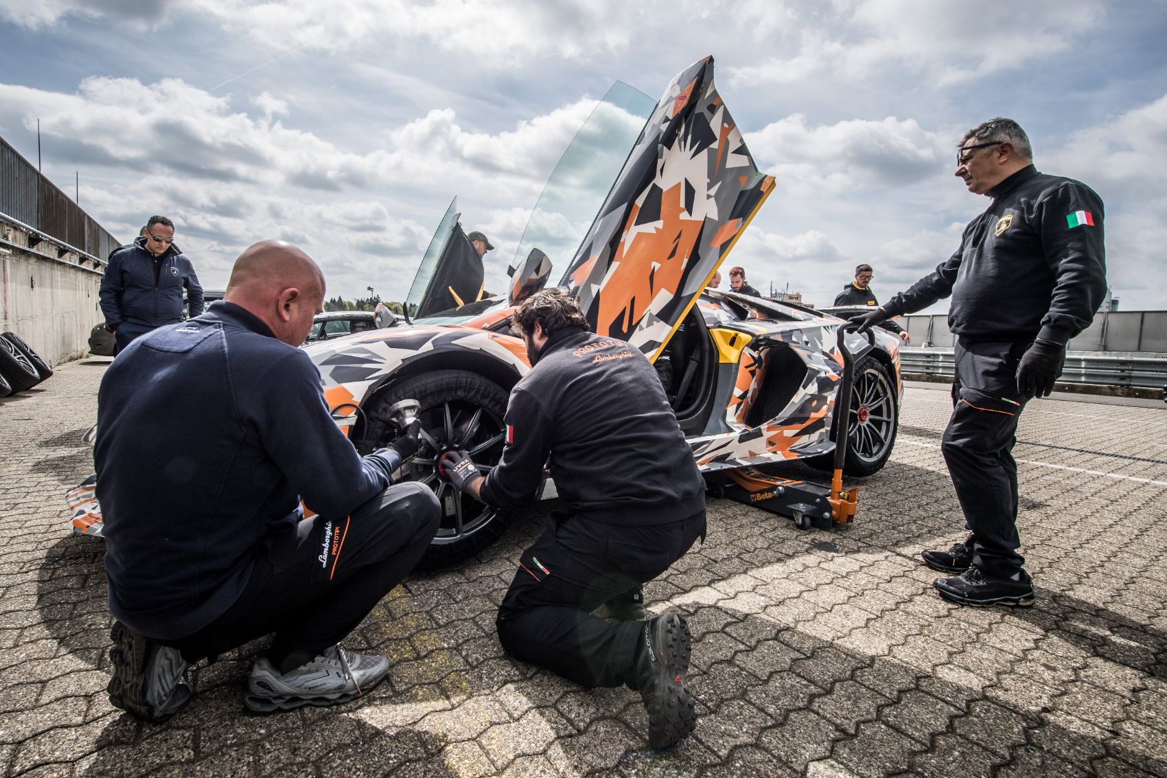 Lamborghini Aventador SVJ Nurburgring lap record 2
